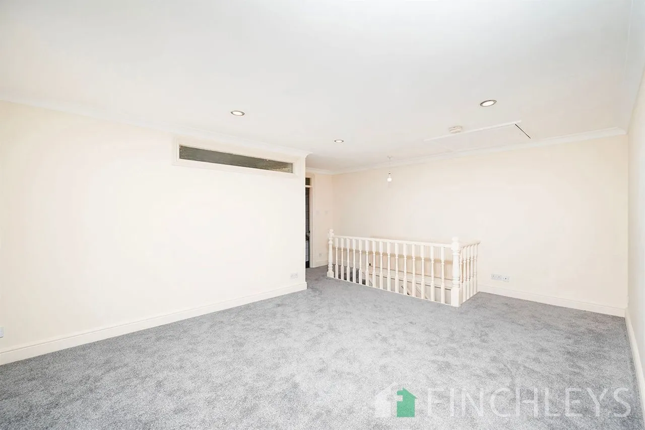 Eversleigh Road, London, N3, photo 10