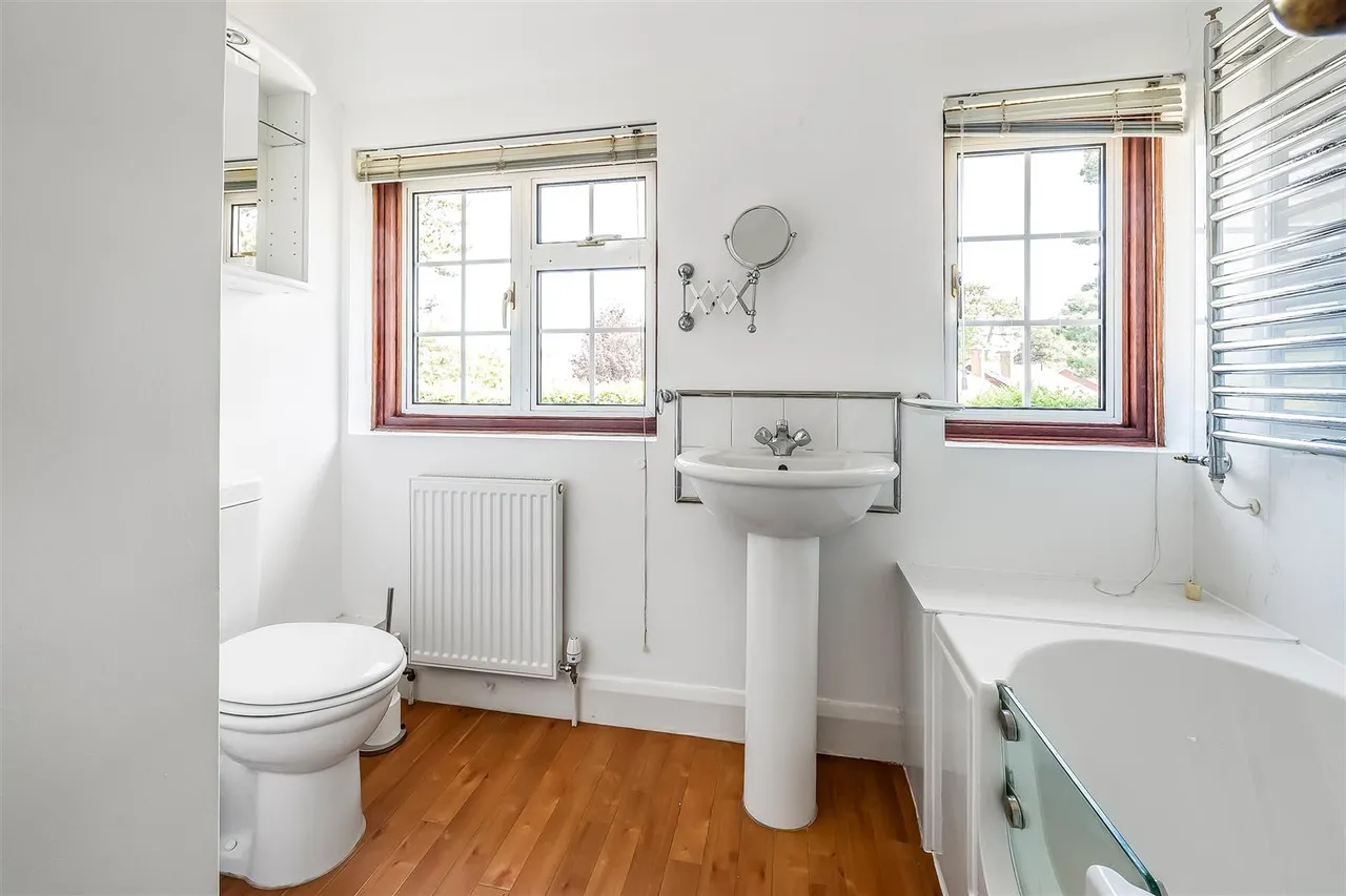 Northfields, Ashtead, KT21, photo 14