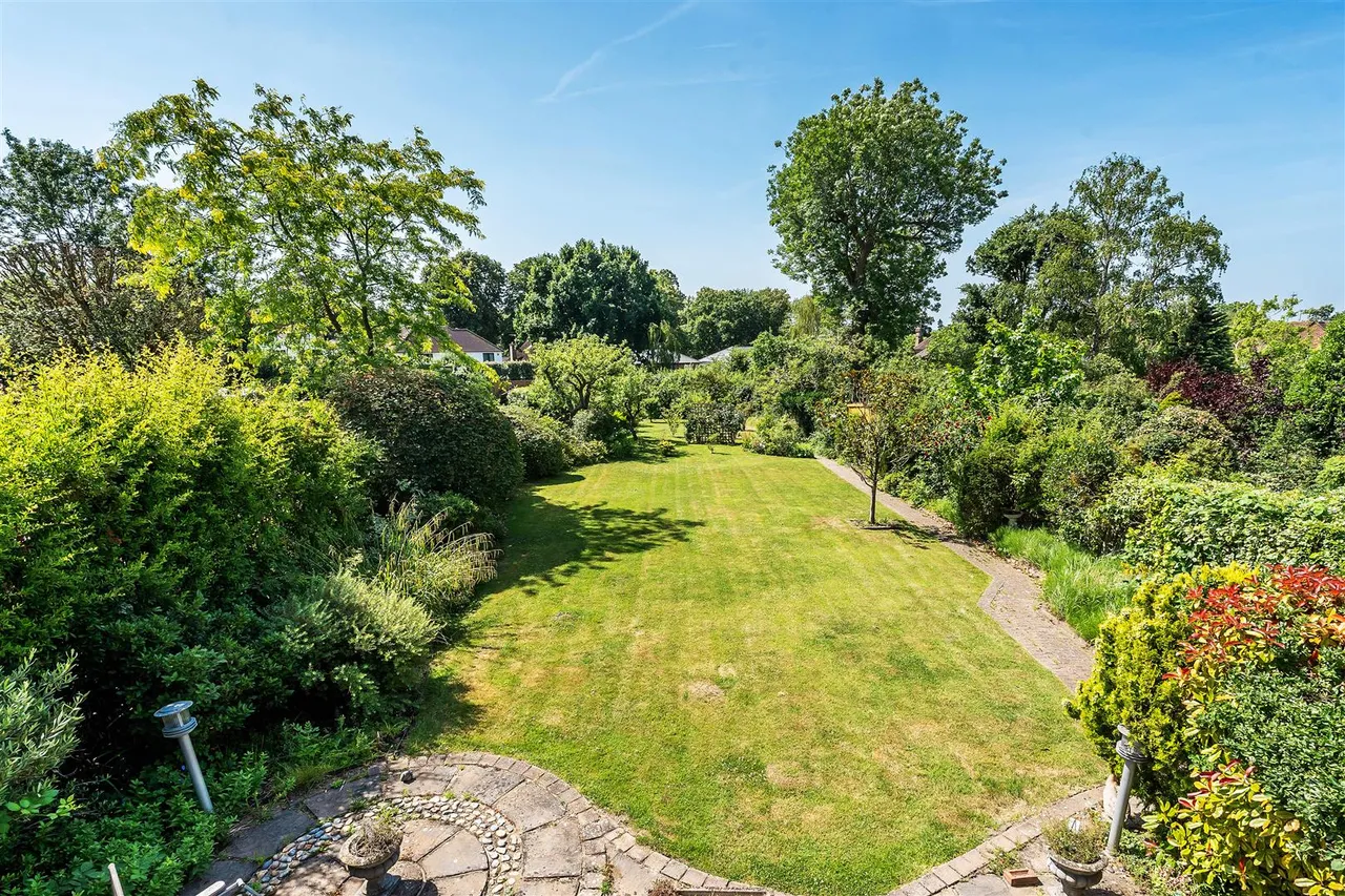 Northfields, Ashtead, KT21, photo 21