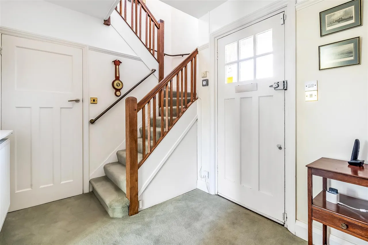 Northfields, Ashtead, KT21, photo 11