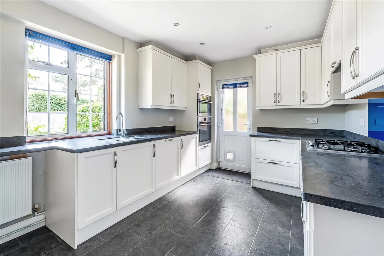 Northfields, Ashtead, KT21, photo 5