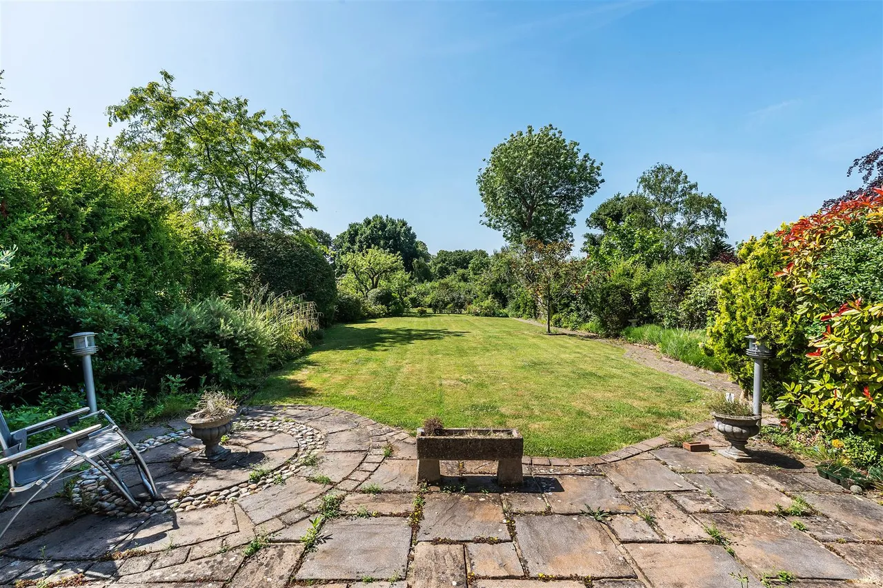 Northfields, Ashtead, KT21, photo 17