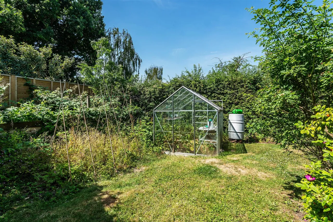 Northfields, Ashtead, KT21, photo 19