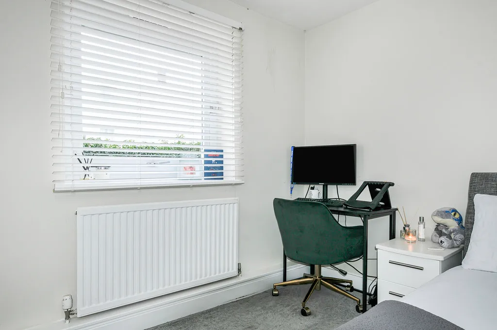 Wallace Close, Uxbridge, photo 12