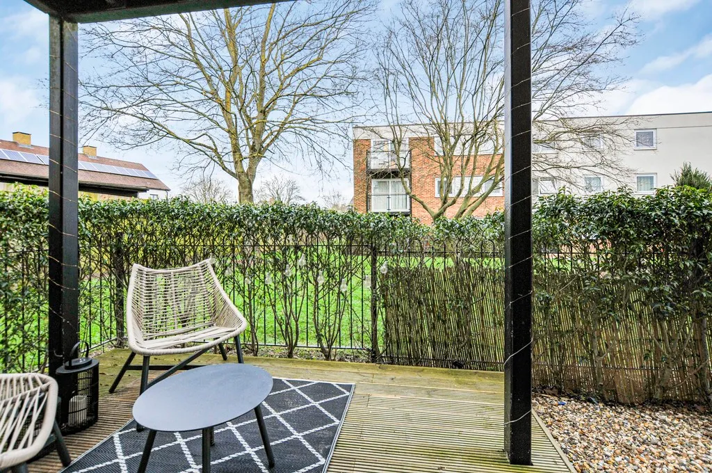 Wallace Close, Uxbridge, photo 16
