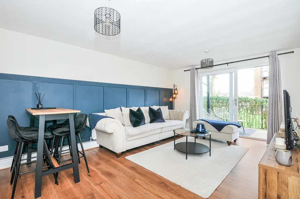 Wallace Close, Uxbridge, photo 22