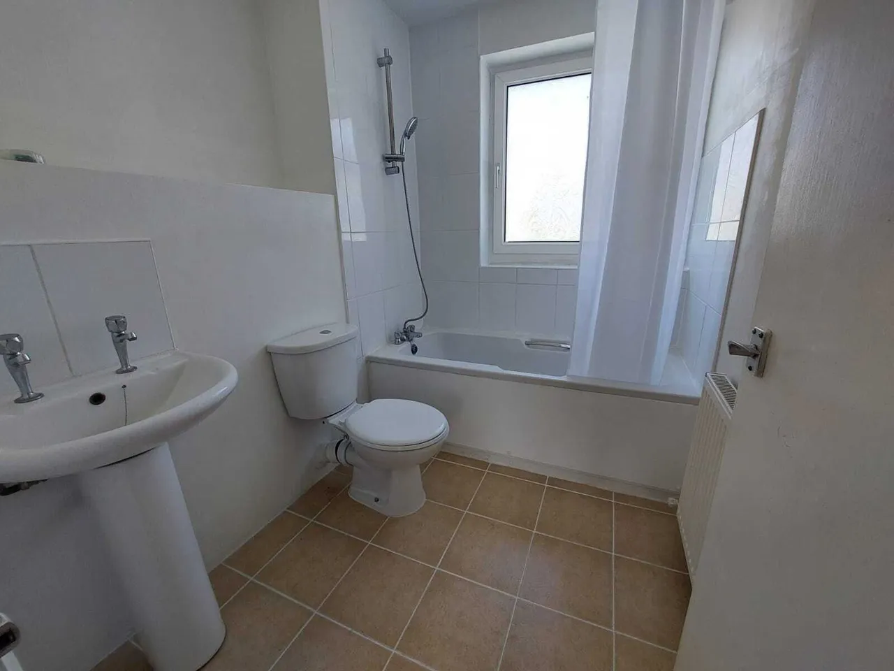 Pine Lodge, Maidstone, ME16, photo 6