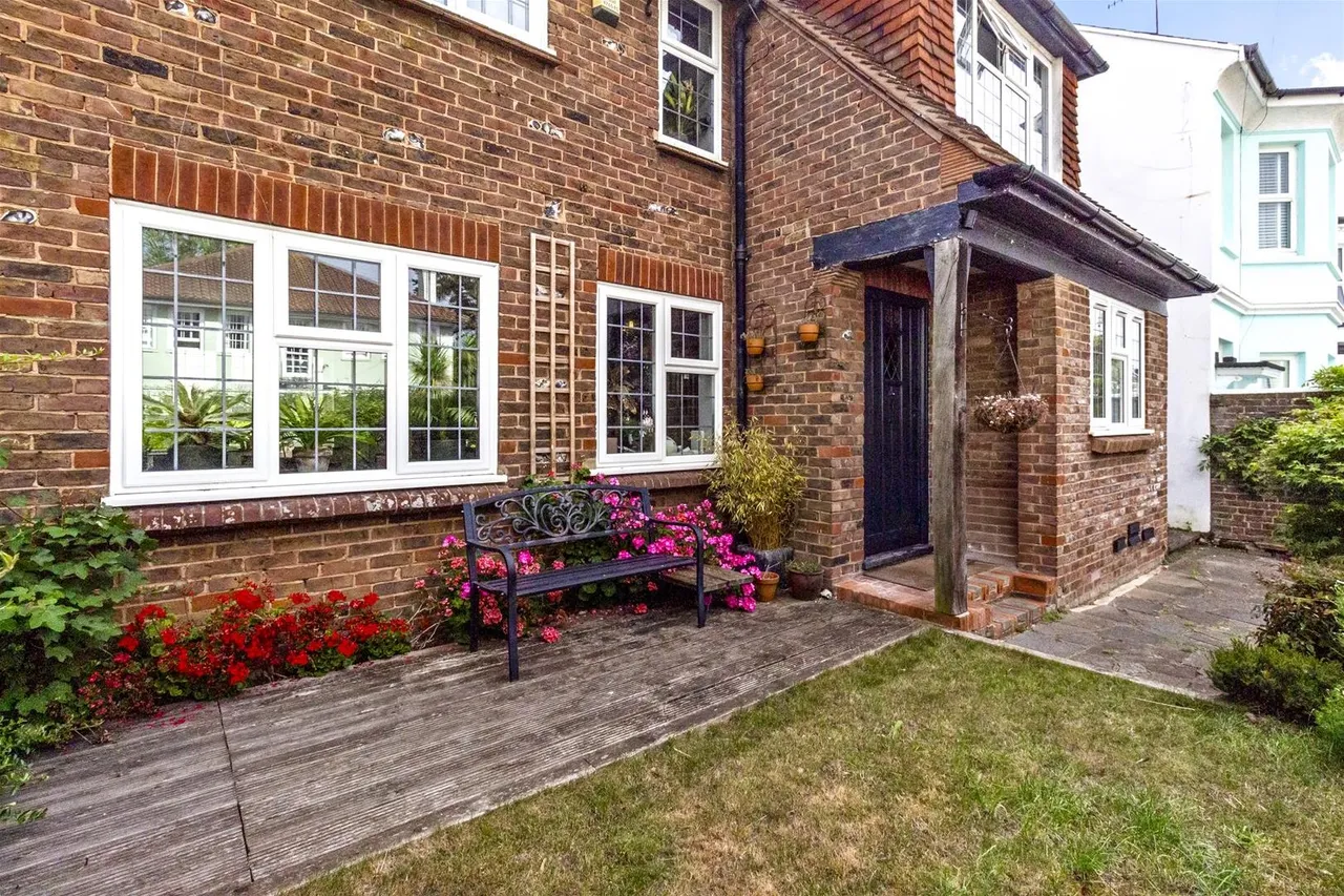 Madeira Avenue, Worthing, photo 23