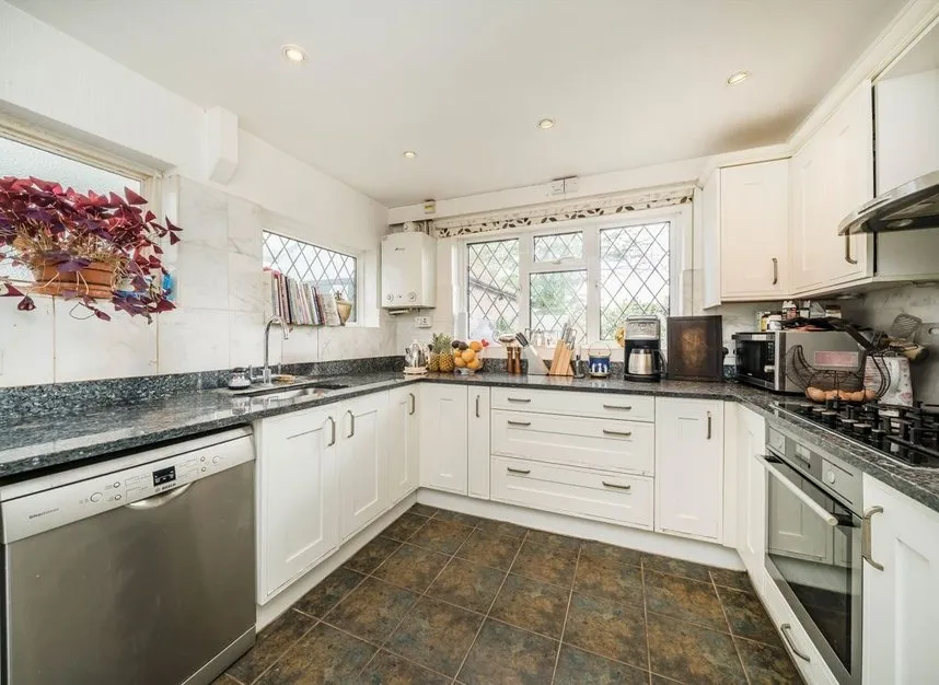 Onslow Close, Thames Ditton, KT7, photo 3