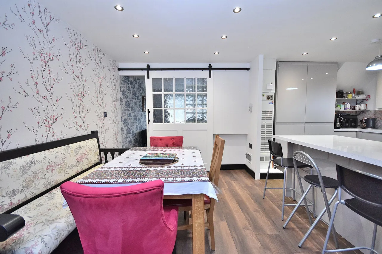 Woburn Court, Rushden, Northamptonshire, NN10 9HL, photo 6