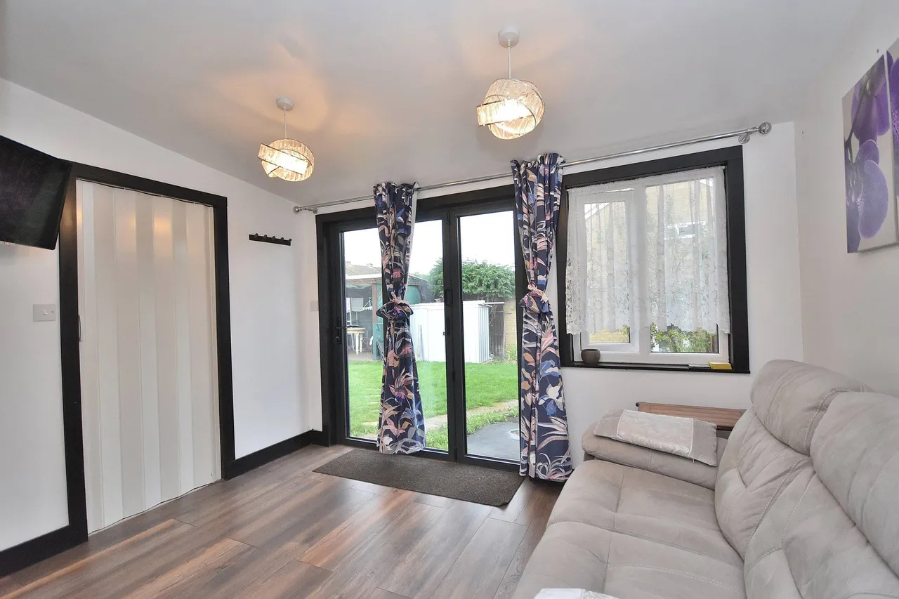 Woburn Court, Rushden, Northamptonshire, NN10 9HL, photo 8