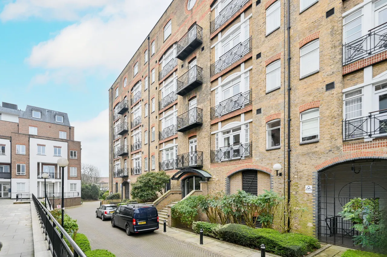 1 bed flat for sale, London, W4