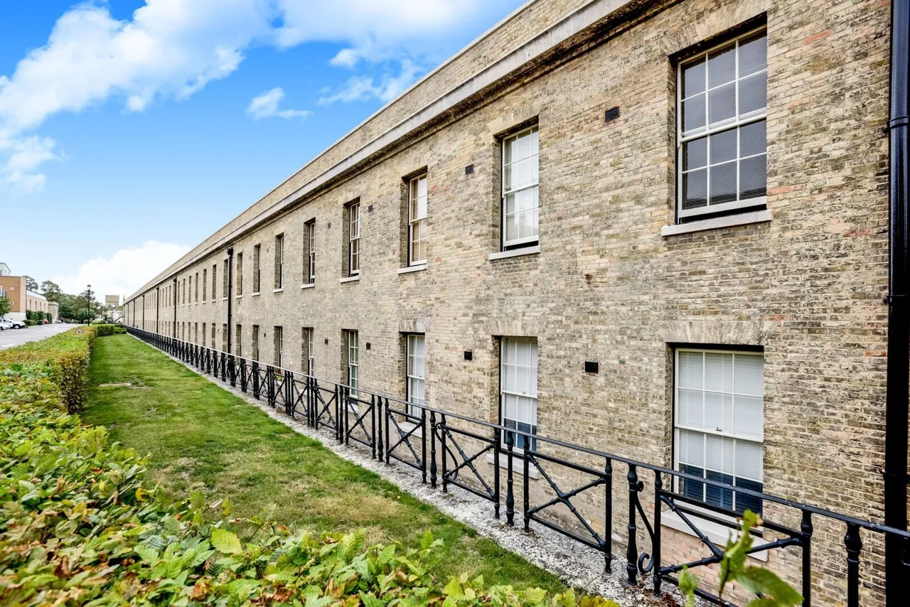 St. Georges Walk, Gosport, PO12, photo 8