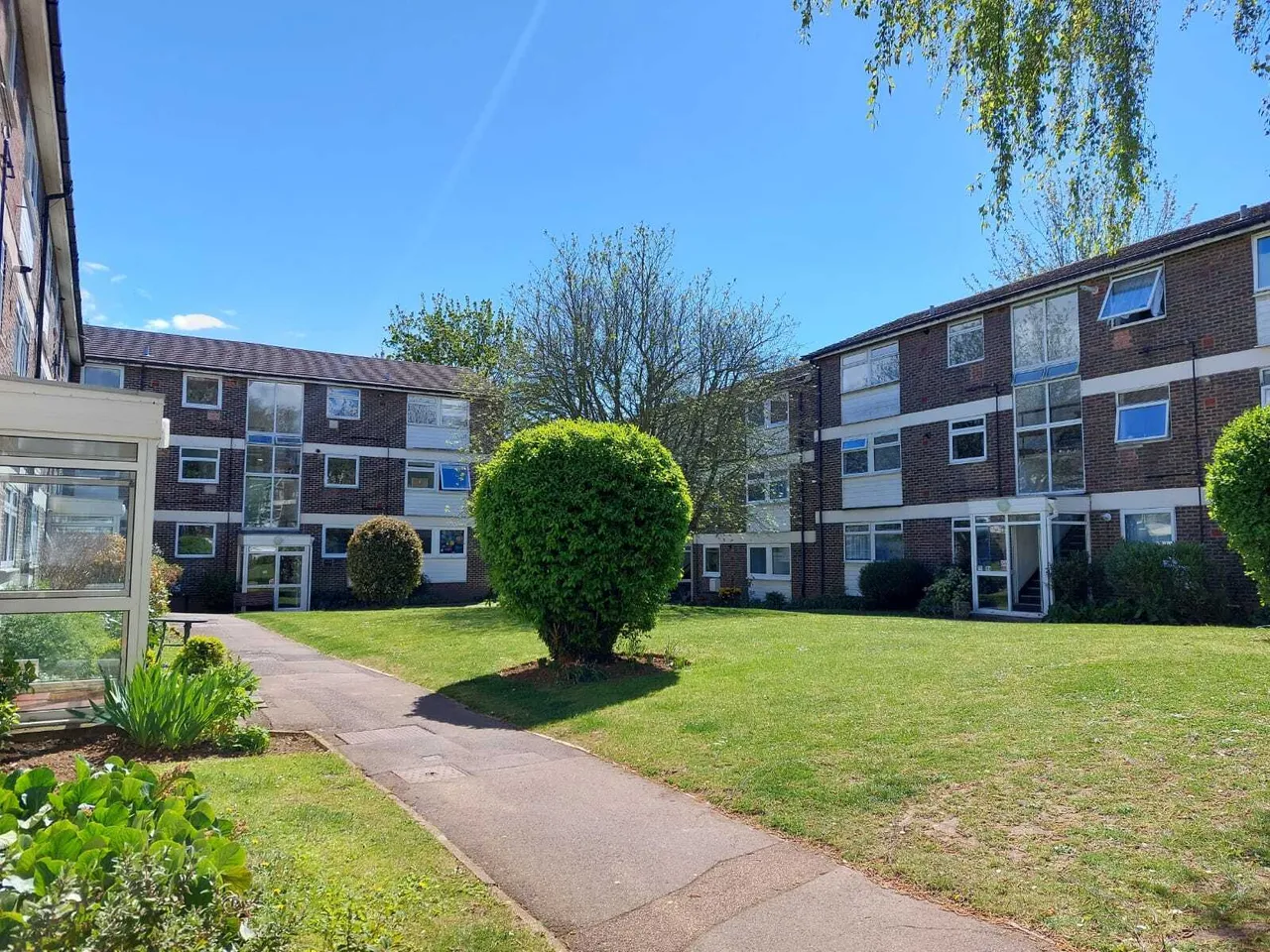 2 bed flat to rent — Pine Lodge, Maidstone