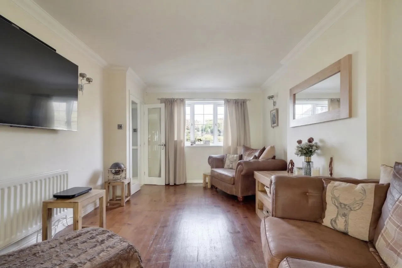 Hall Farm Park, Micklefield, LS25, photo 6
