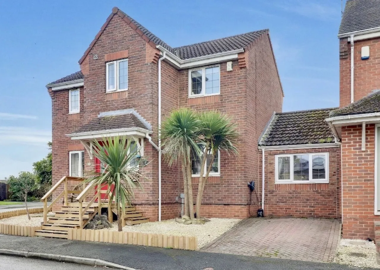 3 bed house for sale, Hall Farm Park, Micklefield, LS25