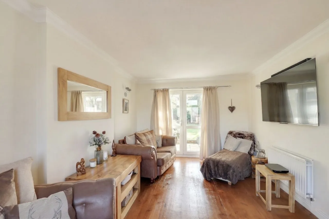 Hall Farm Park, Micklefield, LS25, photo 3