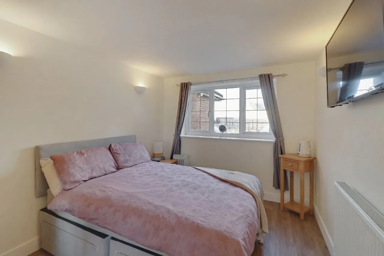 Hall Farm Park, Micklefield, LS25, photo 23