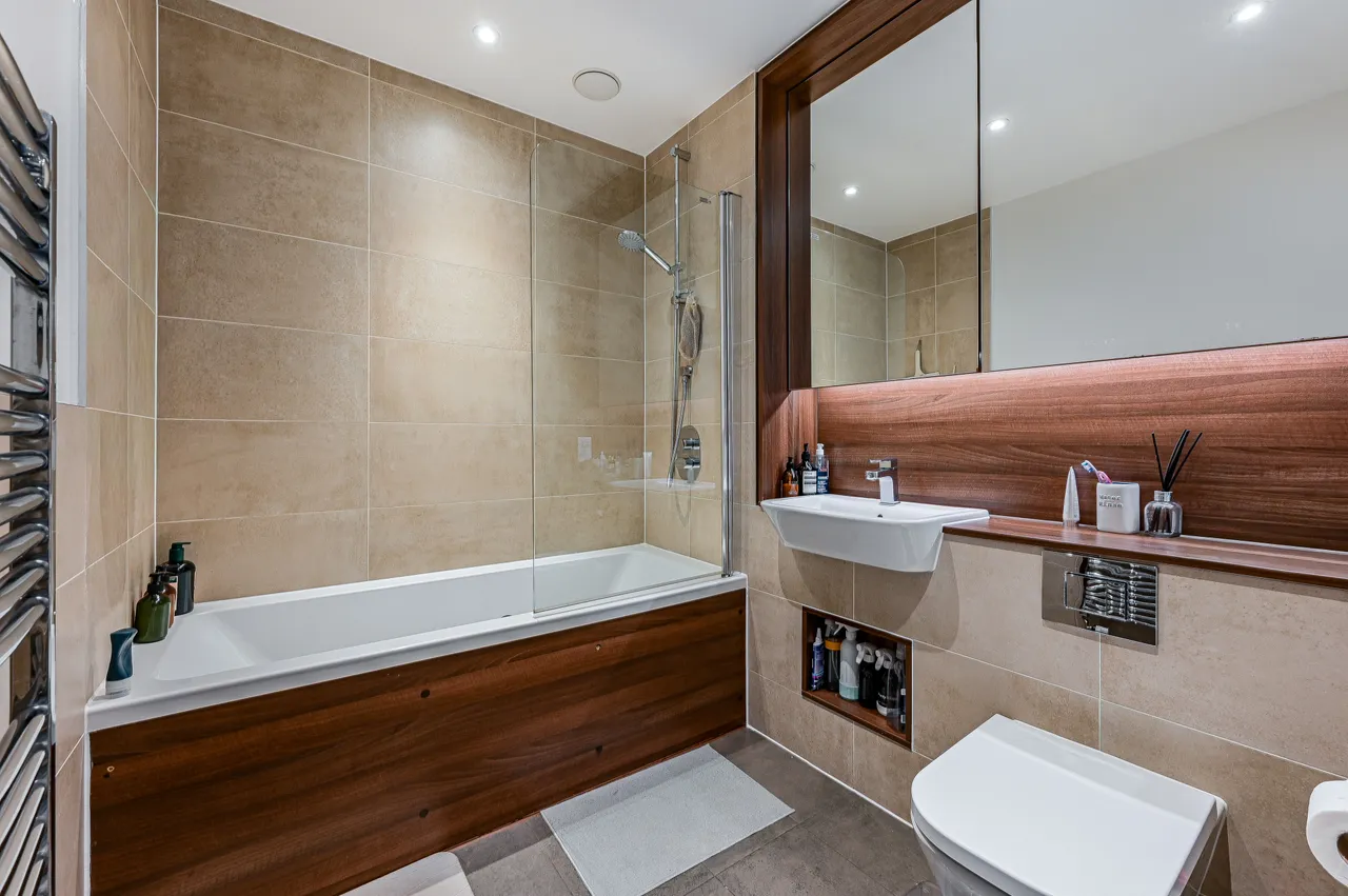 Flat 205, Skelton Lodge, London, photo 2