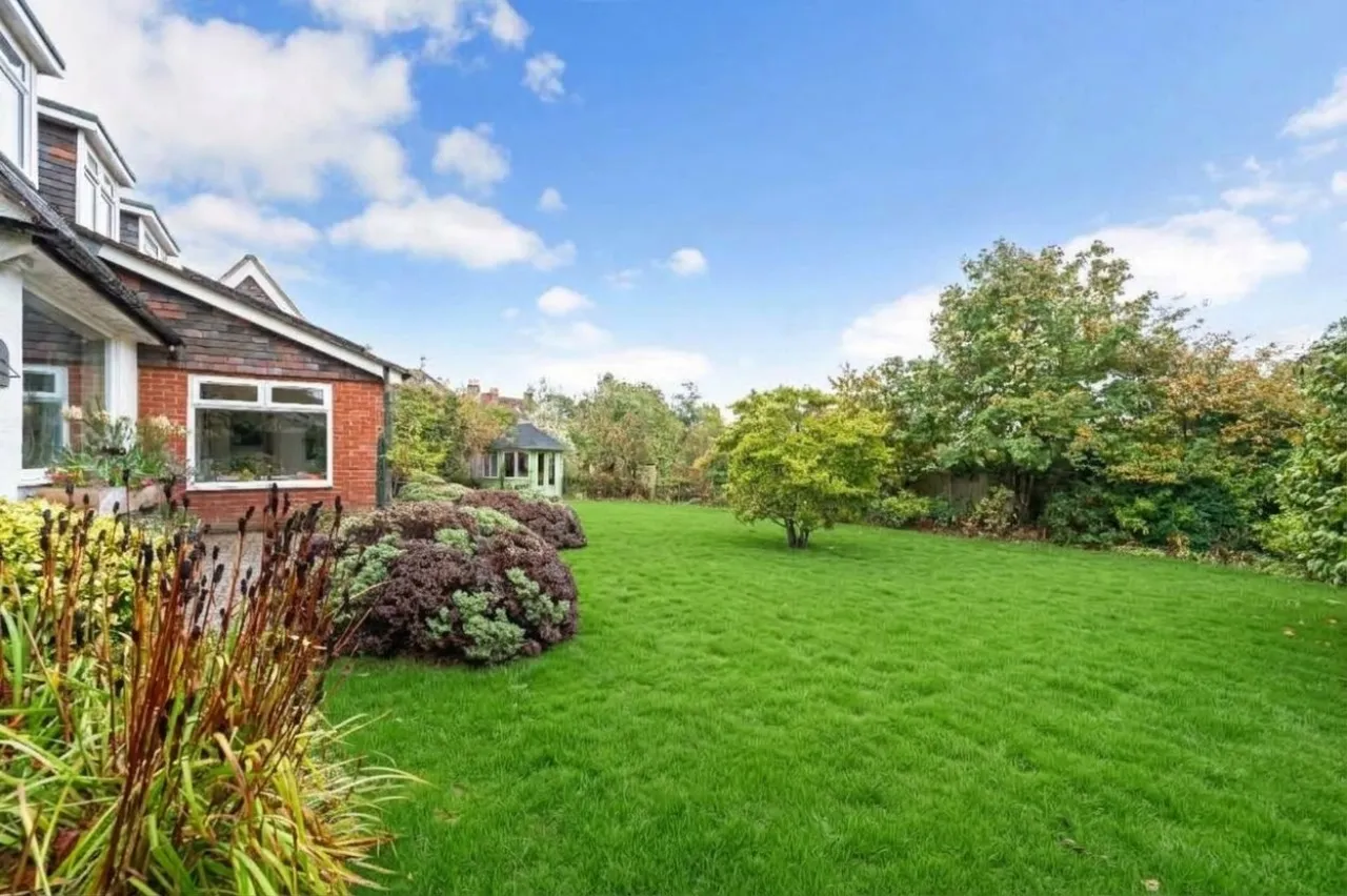 Lyndhurst, SO43, photo 11
