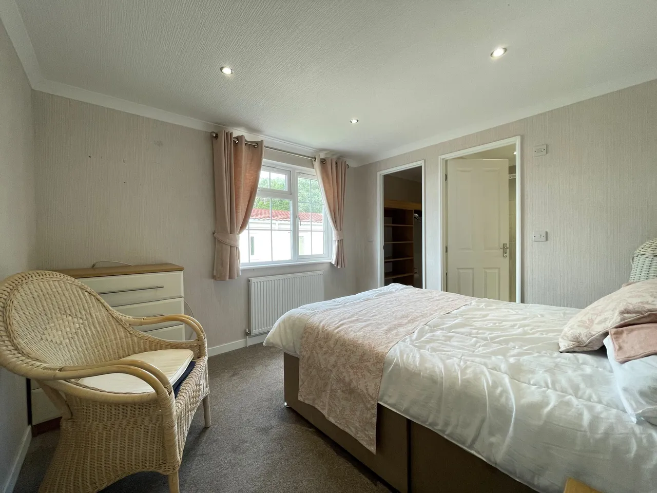 South Coast Road, Peacehaven, BN10, photo 8