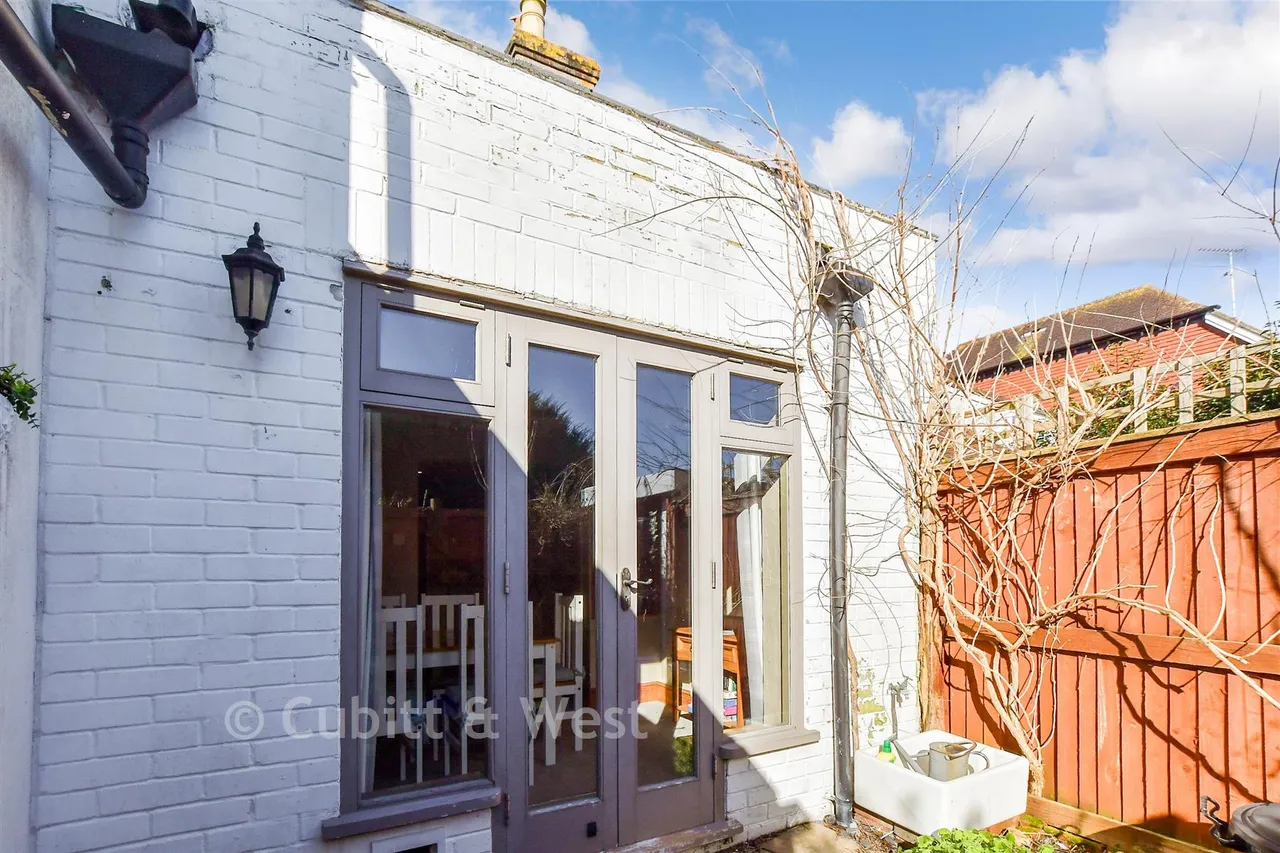 Lower Street, Pulborough, RH20, photo 10