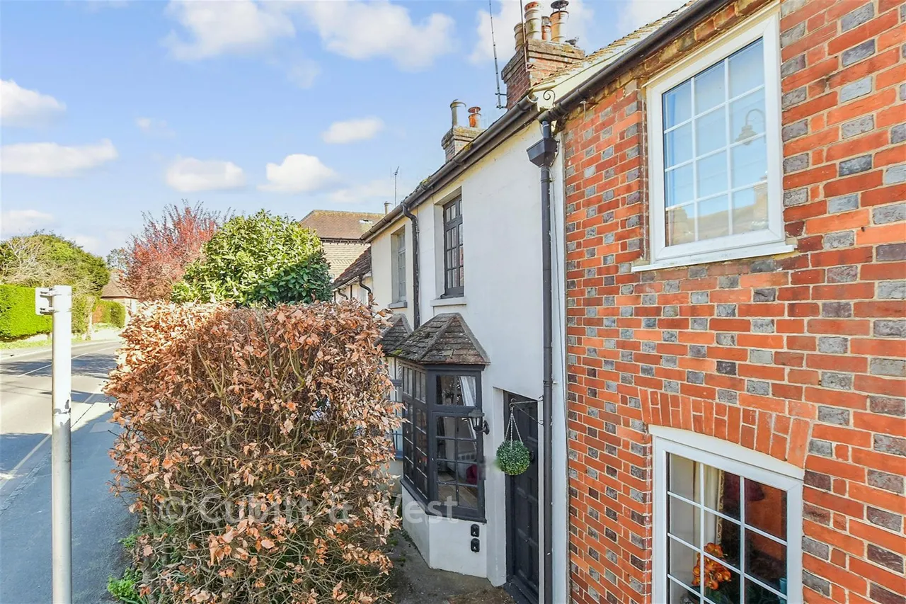 2 bed house for sale, Lower Street, Pulborough, RH20