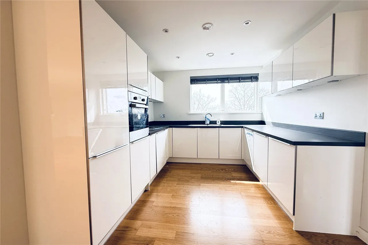 Old Bracknell Lane West, Bracknell, Berkshire, RG12 7LZ, photo 13
