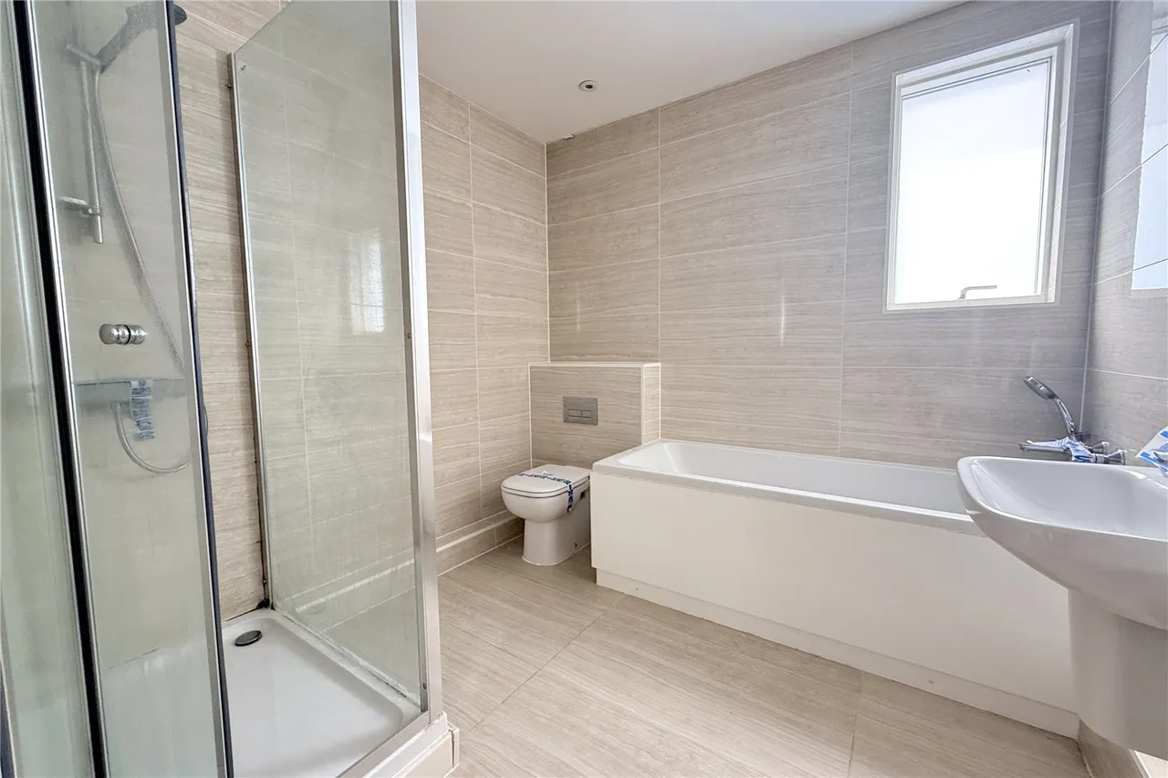 Old Bracknell Lane West, Bracknell, Berkshire, RG12 7LZ, photo 8