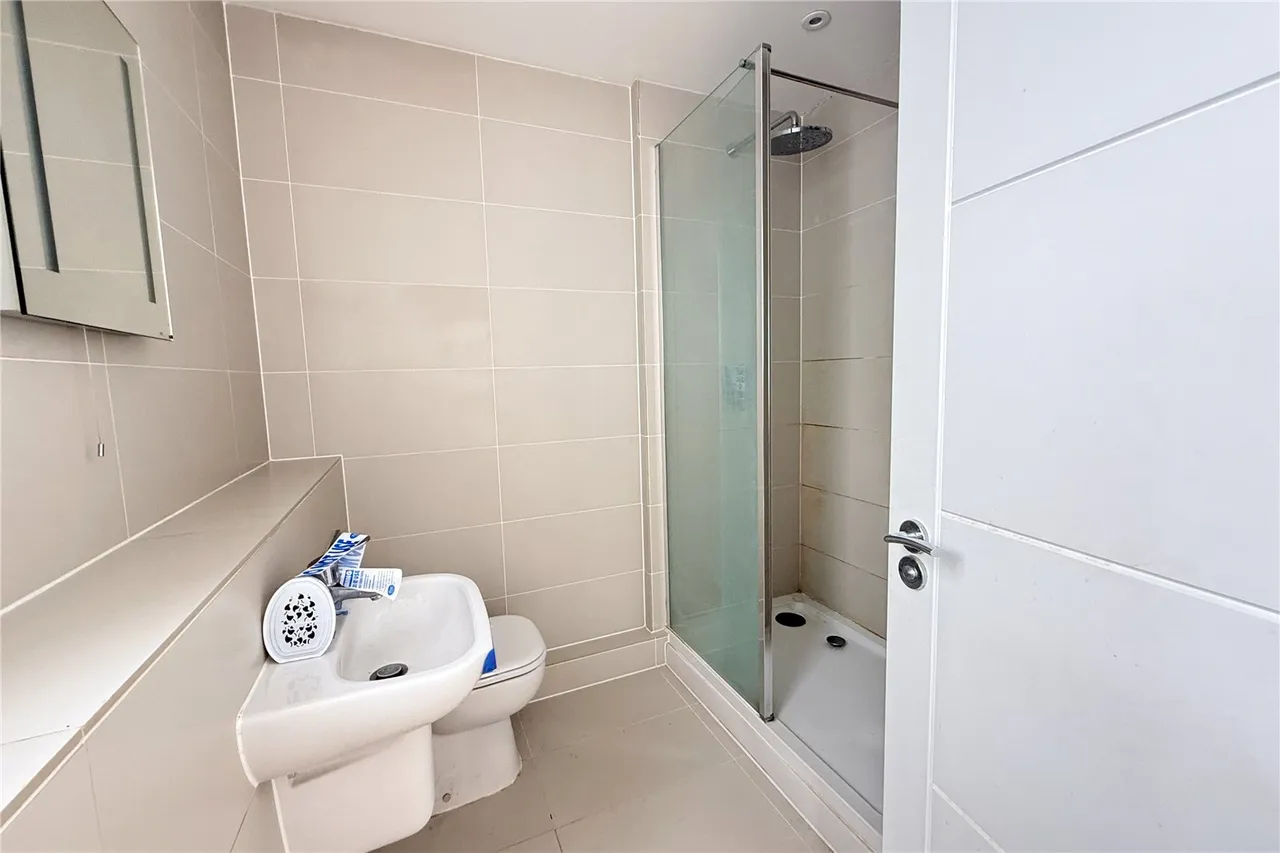 Old Bracknell Lane West, Bracknell, Berkshire, RG12 7LZ, photo 6