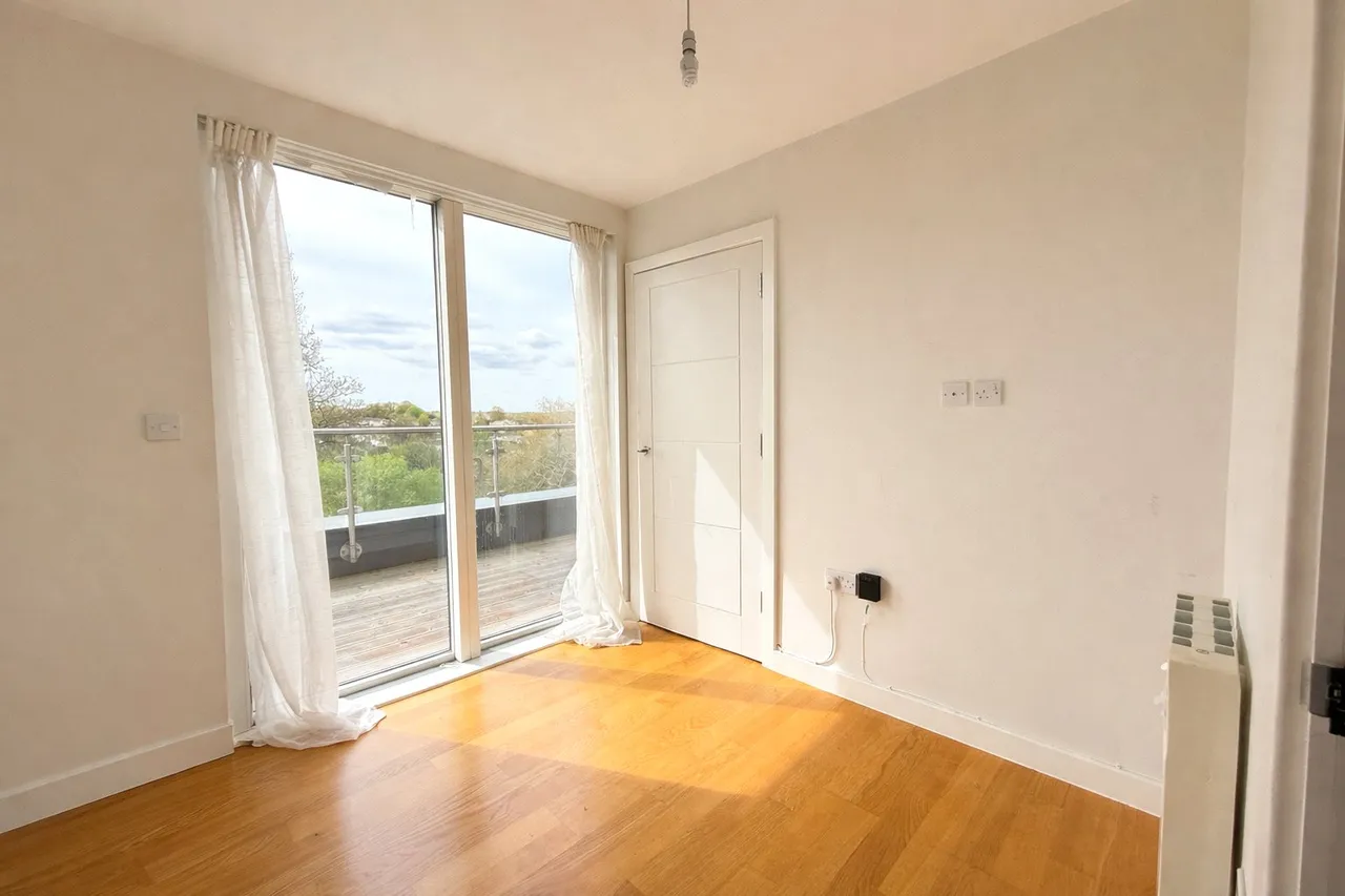 Old Bracknell Lane West, Bracknell, Berkshire, RG12 7LZ, photo 9