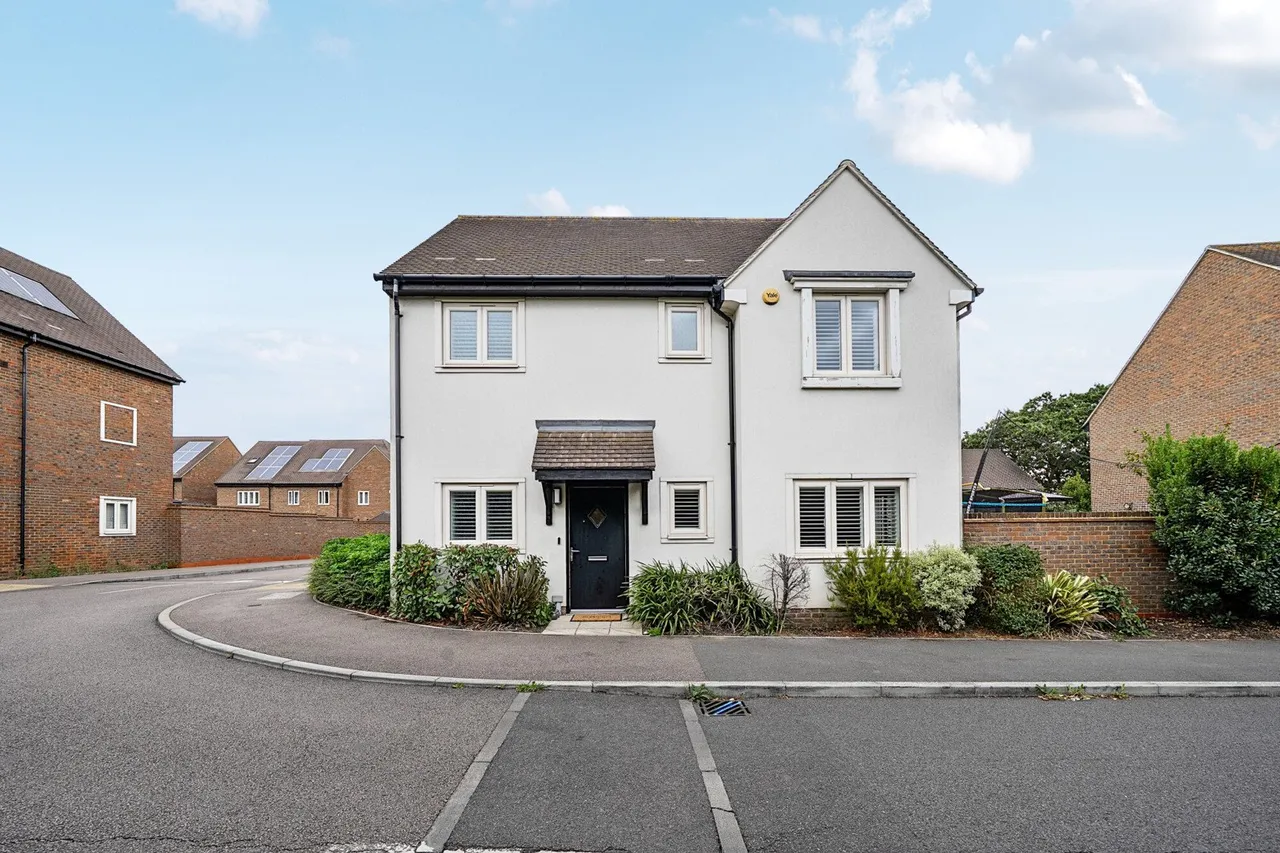 4 bed house for sale — Hill View Drive, DA16