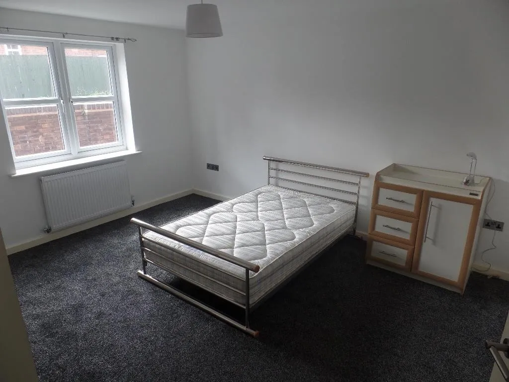 2 bed flat for sale, Rosehill, Willenhall, WV13