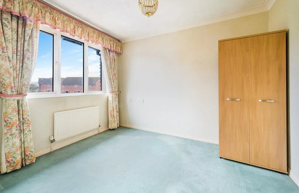 The Leas, Rustington, photo 11