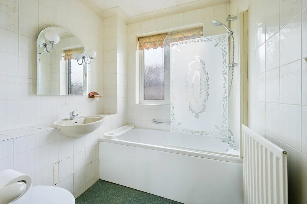 The Leas, Rustington, photo 10