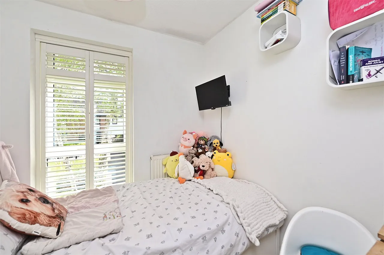 Avondale, Ash Vale, Guildford, Surrey, GU12 5NF, photo 11