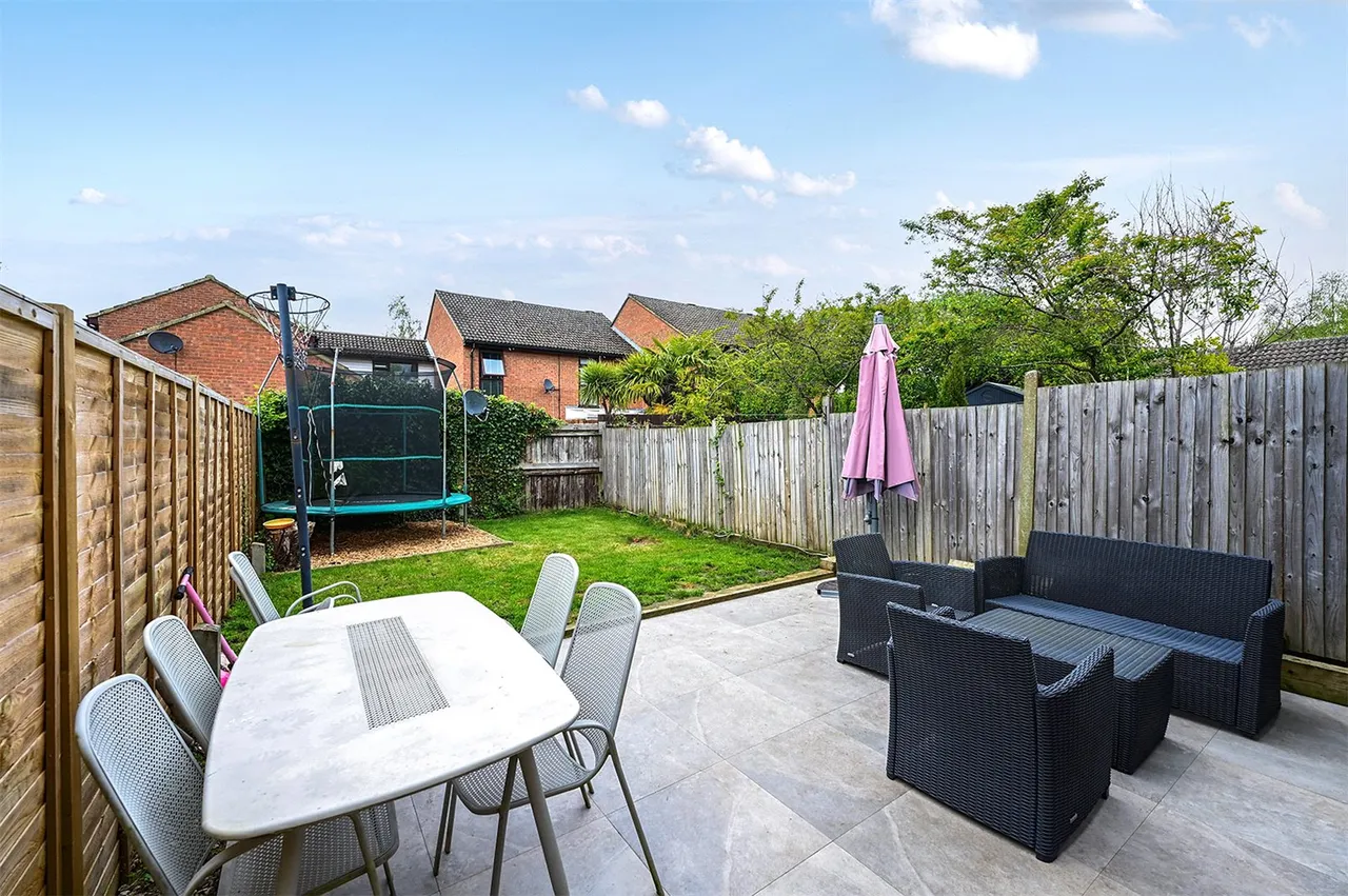 Avondale, Ash Vale, Guildford, Surrey, GU12 5NF, photo 7