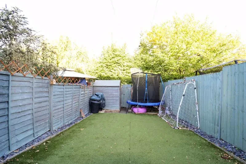Kinloch Place, Bletchley, Milton Keynes, Buckinghamshire, MK2 3NN, photo 11