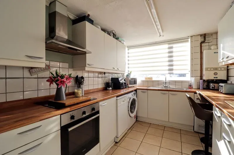 Kinloch Place, Bletchley, Milton Keynes, Buckinghamshire, MK2 3NN, photo 10