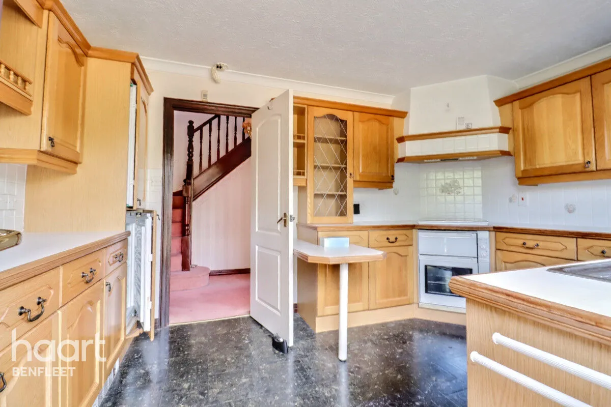 Summerwood Close, Benfleet, SS7, photo 2