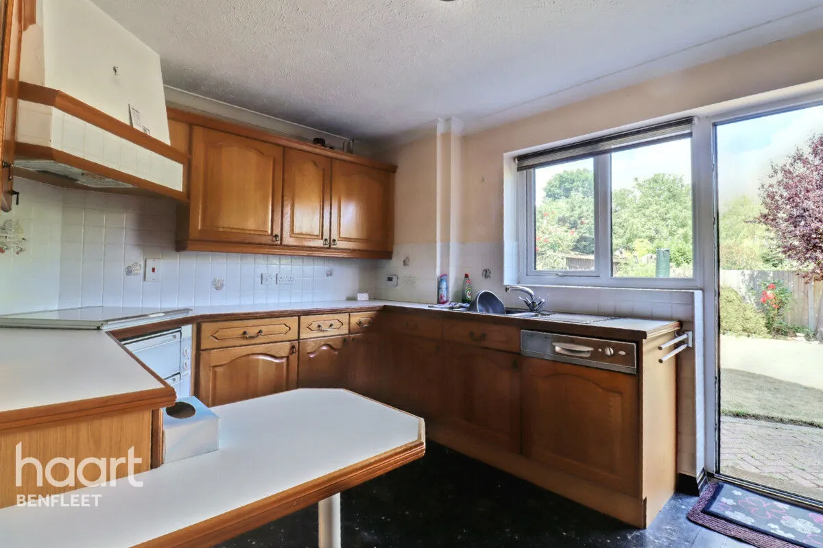 Summerwood Close, Benfleet, SS7, photo 6