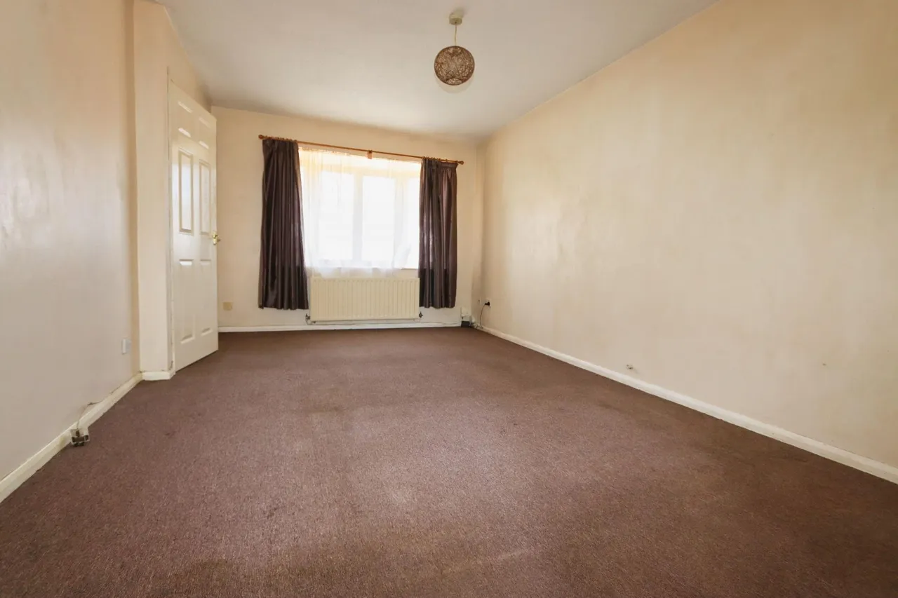 Viking Close, Kettering, NN16, photo 4