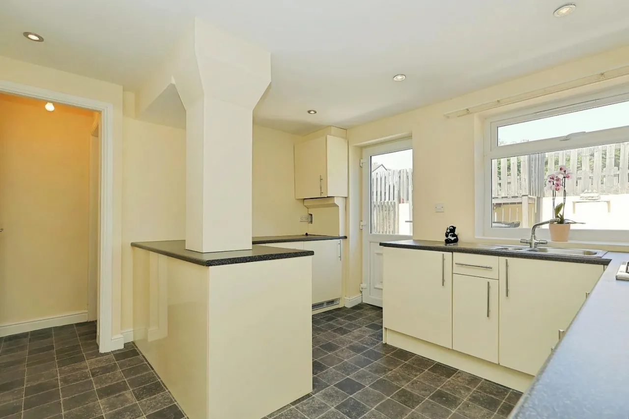 Valley Road, Pudsey, LS28, photo 7