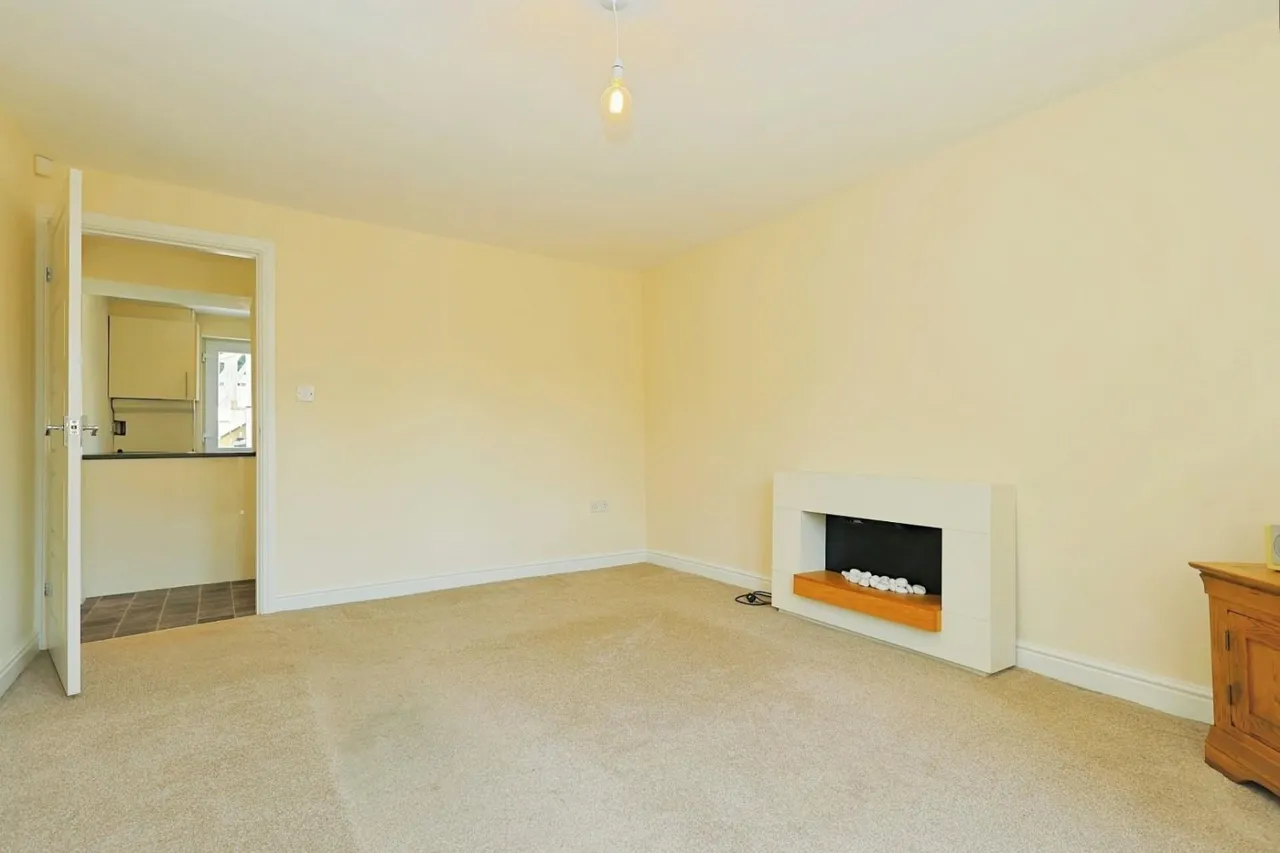Valley Road, Pudsey, LS28, photo 5