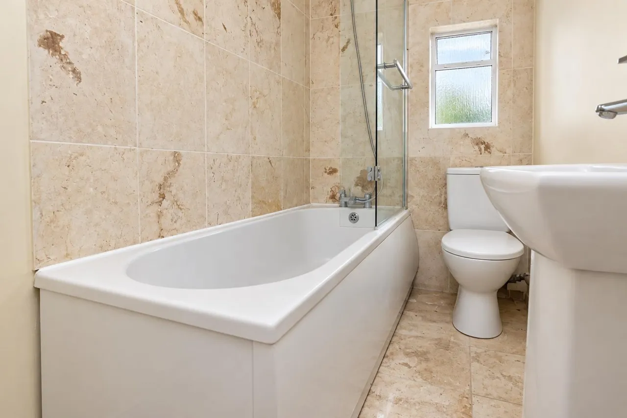 Victoria Street, Darwen, BB3, photo 3