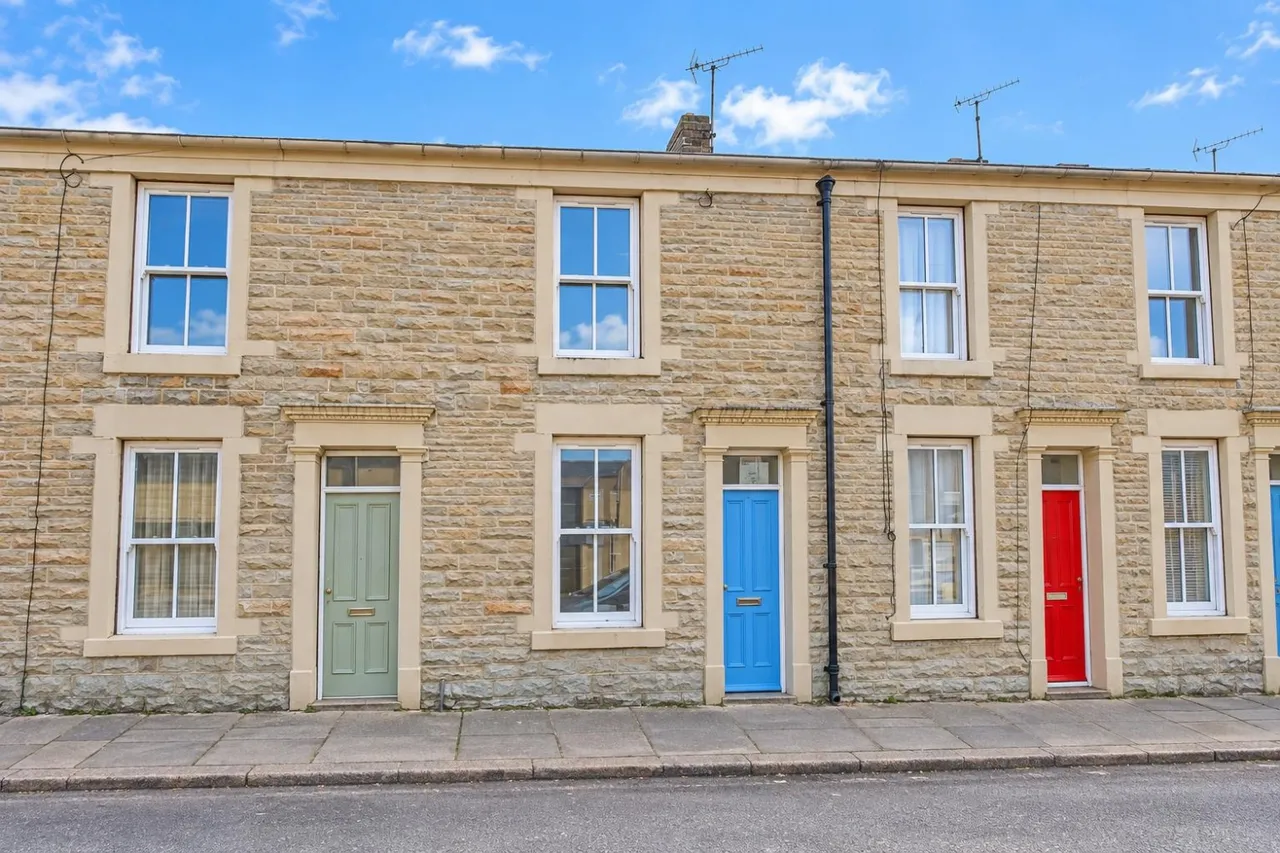 2 bed house for sale, Victoria Street, Darwen, BB3