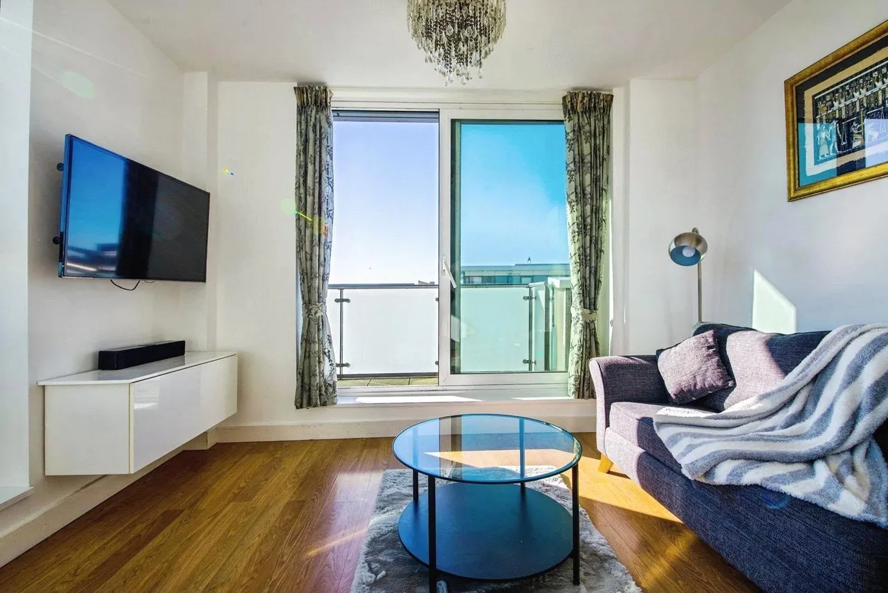 Gallions Road, London, E16, photo 5