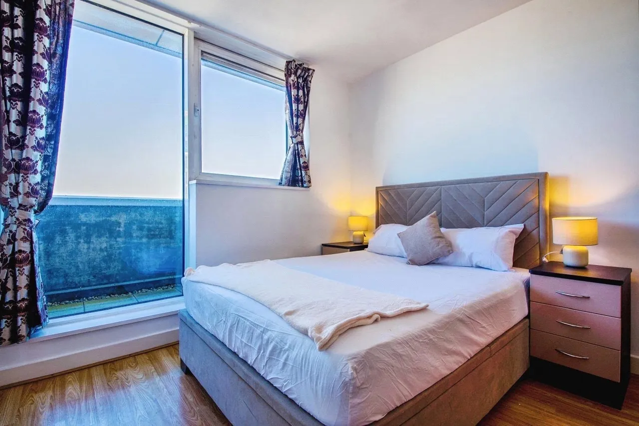 Gallions Road, London, E16, photo 9