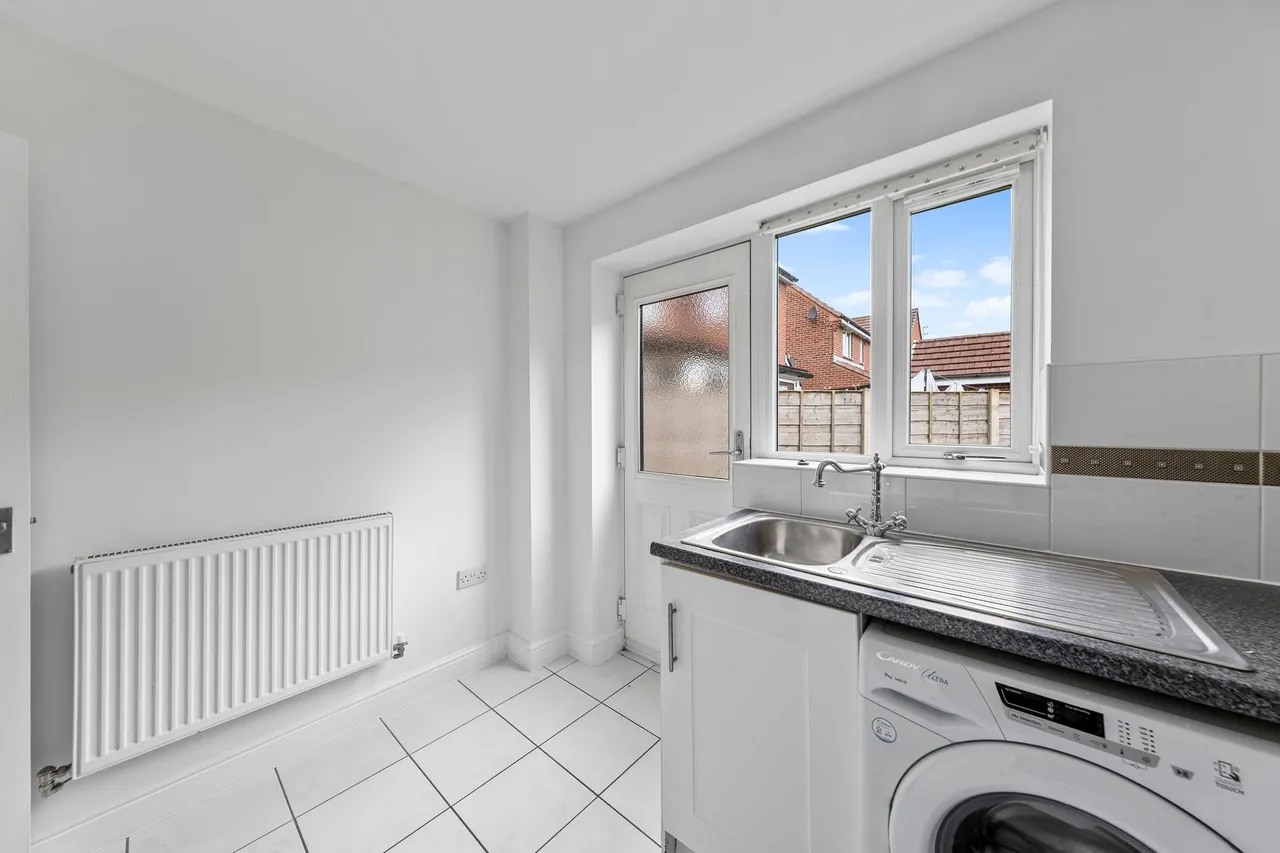 Southwold Crescent, Great Sankey, Warrington, Warrington, WA5 3SG, photo 9