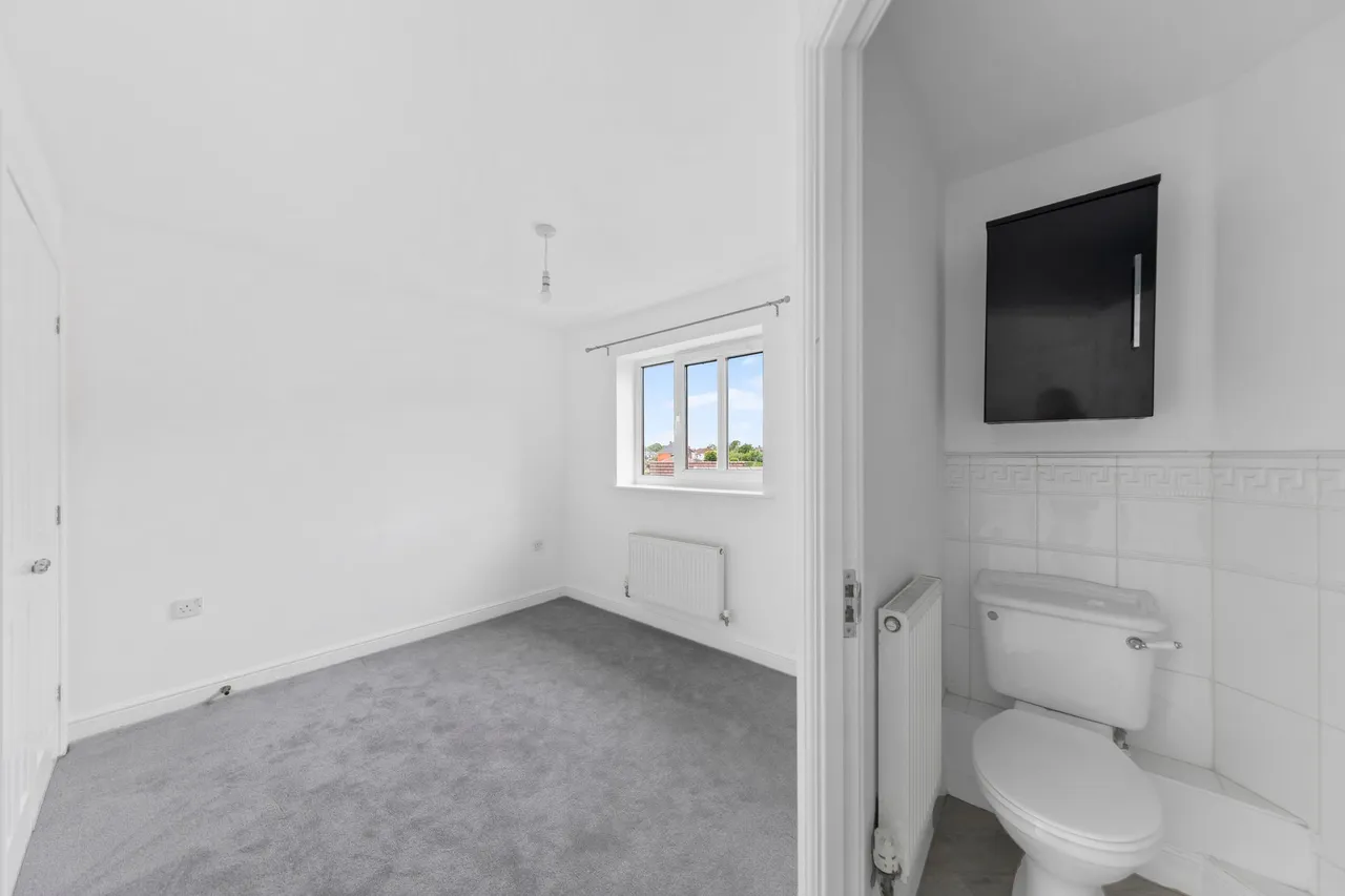 Southwold Crescent, Great Sankey, Warrington, Warrington, WA5 3SG, photo 17